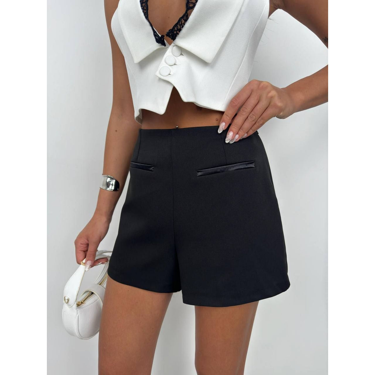 Womens Pocket Detailed Women's Shorts with 2 front pockets