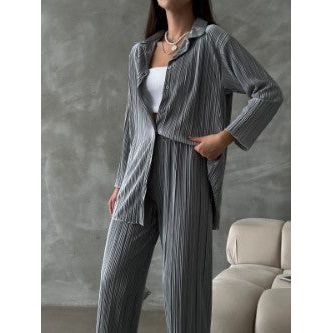 Womens 2 pc pleat shirt/trouser set